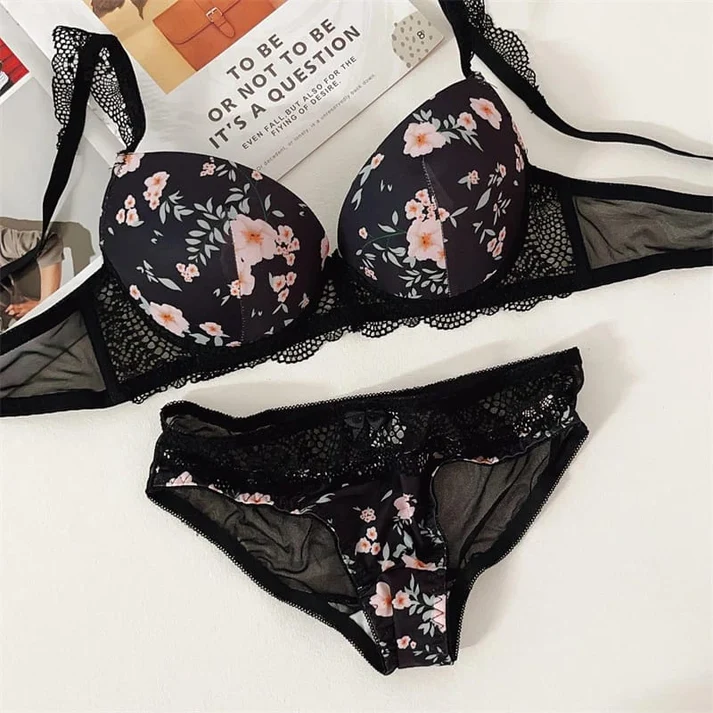 Women’s Floral Padded Push-Up Bra and Lace Panty Set